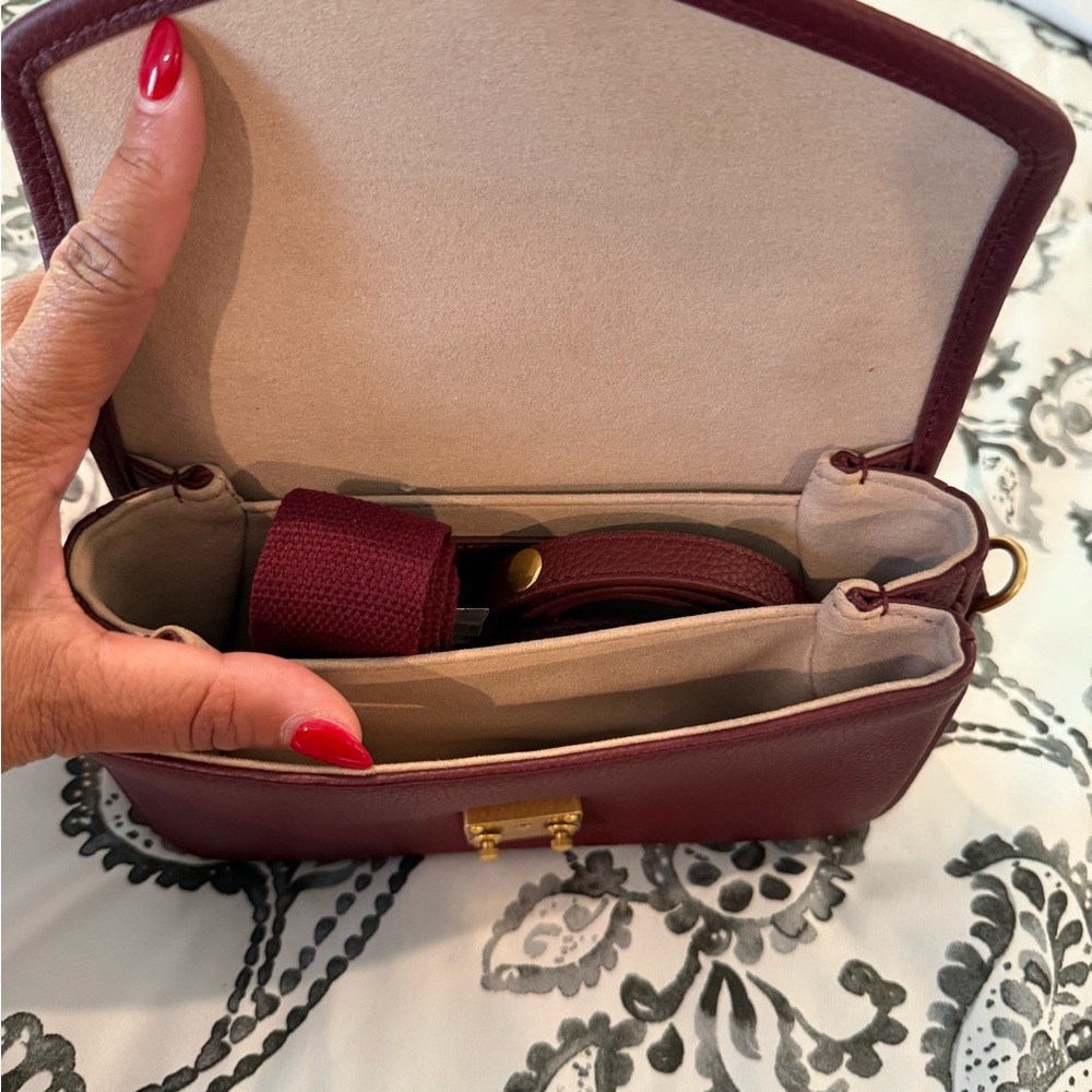 Paris 15 Crossbody - Picture 4 of 6